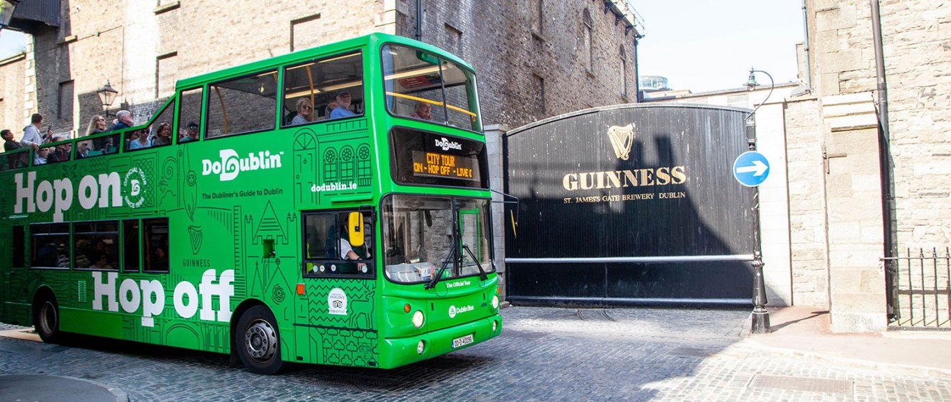 DoDublin bus at the Guinness gates